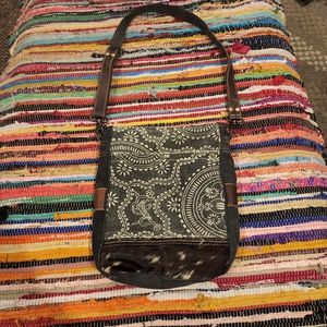 Myra crossbody bag